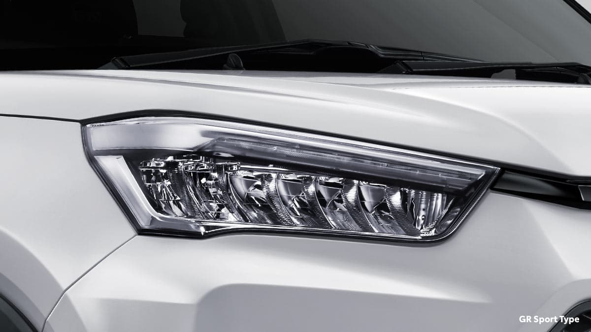 With bright LED lights, daytime running light and modern and premium turn sign to give you both maximum visibility and prestigious feeling. (All 1.0T Type)