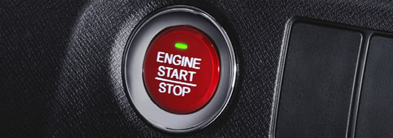 Nyalakan mesin dengan mudah, cukup satu sentuhan jari melalui tombol One Push Ignition System.