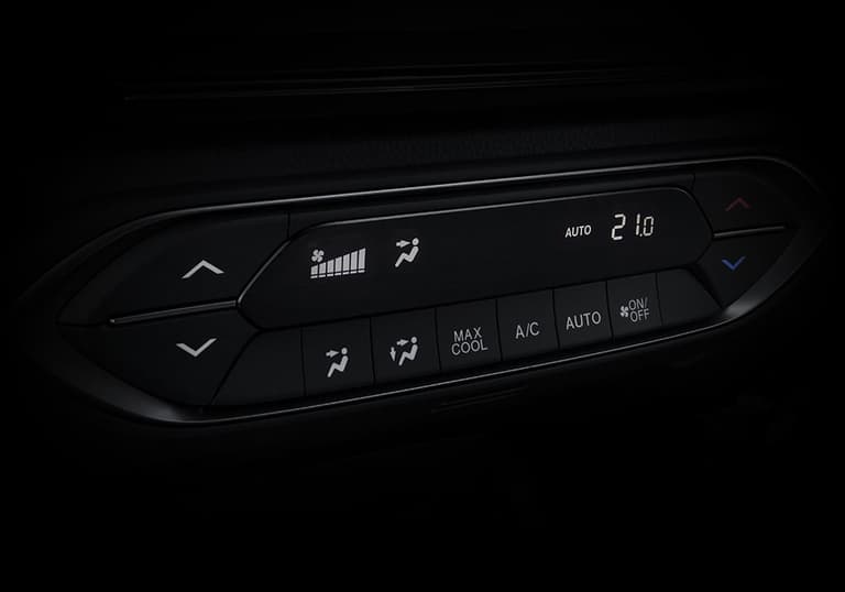 Fitur Auto AC pada panel di atas merupakan sistem pendingin udara otomatis yang mengatur suhu kabin secara mandiri.