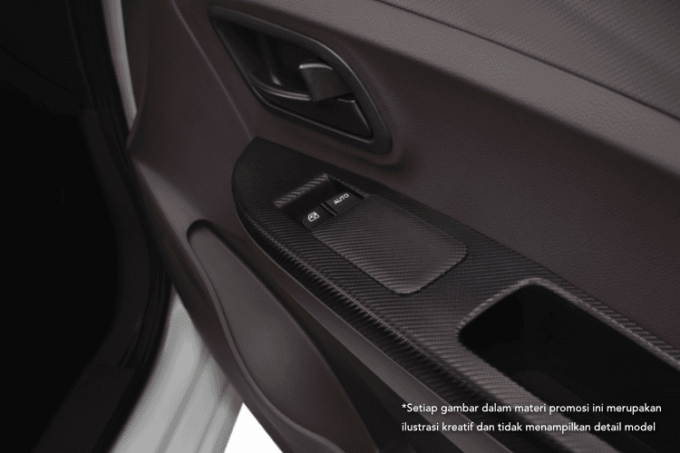Power window ini memungkinkan pengemudi dan penumpang untuk membuka dan menutup jendela dengan mudah menggunakan tombol di pintu, tanpa harus memutar handle manual.