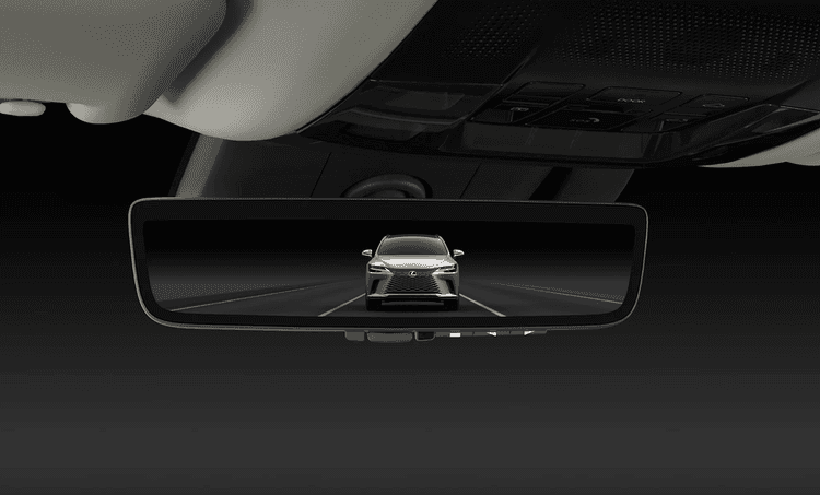 Spion tengah digital dengan tampilan kamera belakang. Pandangan lebih luas dan jelas. Tetap optimal meski bagasi penuh atau kondisi gelap.