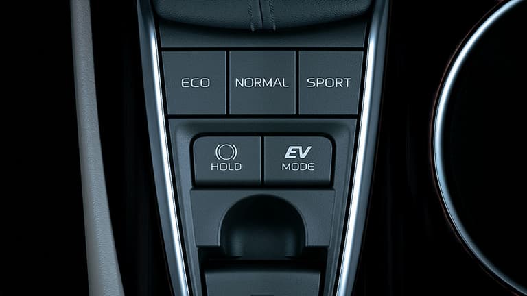 Teknologi Toyota Hybrid menyediakan dua sumber daya untuk pengendaraan yang mulus dan efisien. Mode EV untuk berkendara tanpa emisi, Mode Eco untuk mengoptimalkan penghematan bahan bakar