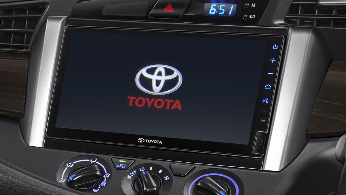 Head unit layar sentuh 8 inci yang responsif dengan fitur konektivitas lengkap. Memberikan hiburan berkualitas tinggi bagi seluruh penumpang untuk pengalaman berkendara yang lebih menyenangkan dan modern di setiap perjalanan.