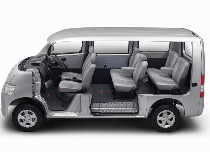 Daihatsu Gran Max Minibus